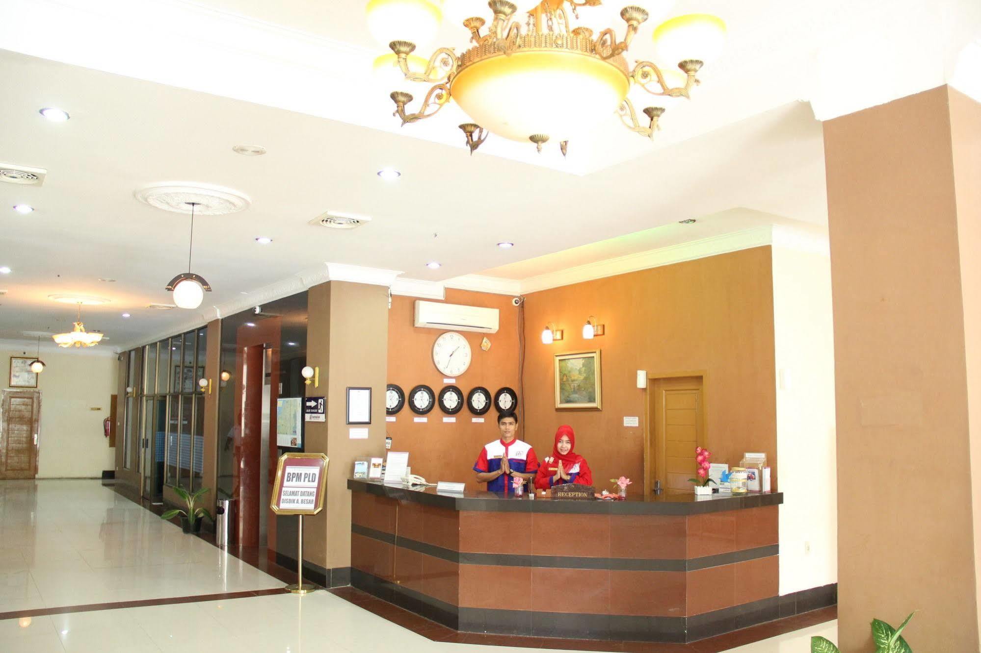 博尔马塔哈提会议中心酒店 班达亚齐 外观 照片